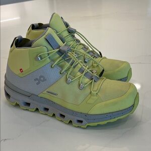 On Running High-Top Light Weight Hiking Shoe in Lime and Gray. Women size 9.5